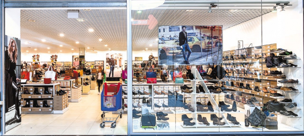 Polonezii de la CCC plătesc 33 de milioane de euro pentru franciza magazinelor din România