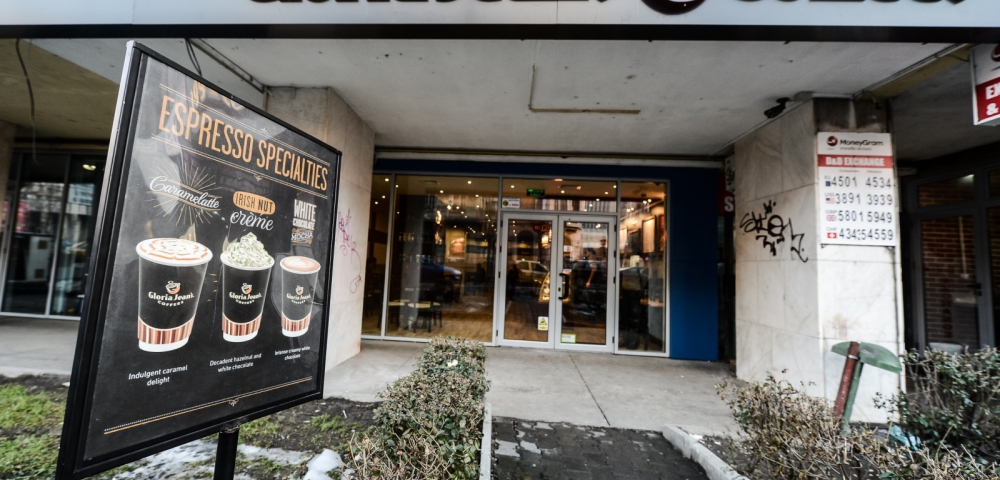 Cum arată cafeneaua deschisă de Gloria Jean’s în inima Bucureştiului. FOTO.